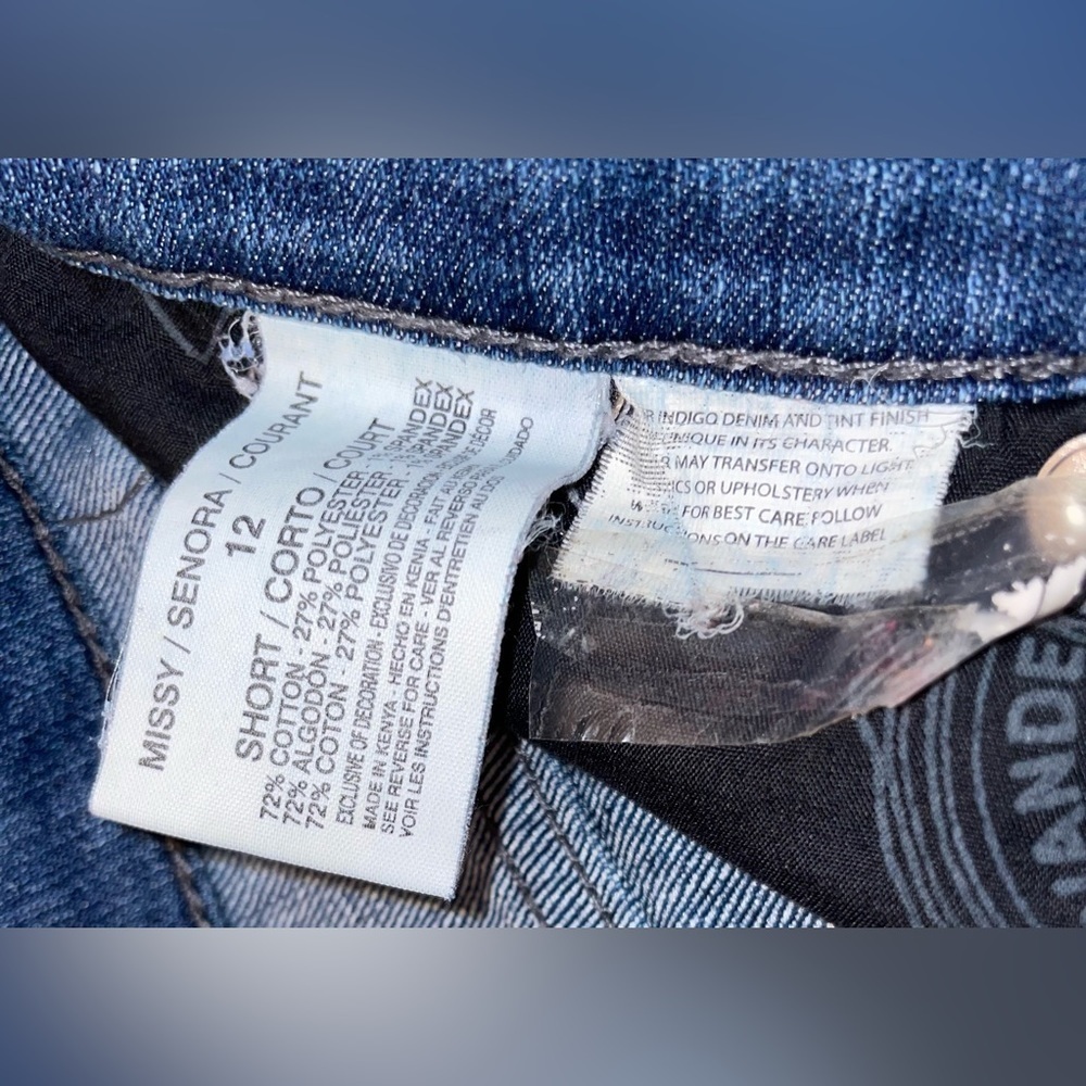 Pre-loved Gloria Vanderbilt Size 12 Amanda Straight Leg Jeans! - Picture 4 of 7